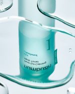 نمای نزدیک بطری سبز و درپوش تونر Pure-Full Calming Herb نامبوزین